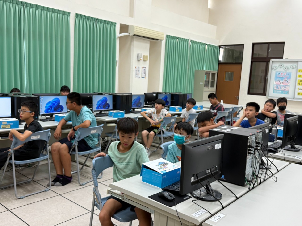 114.05.28教育機器人程式設計+自走車體驗課程