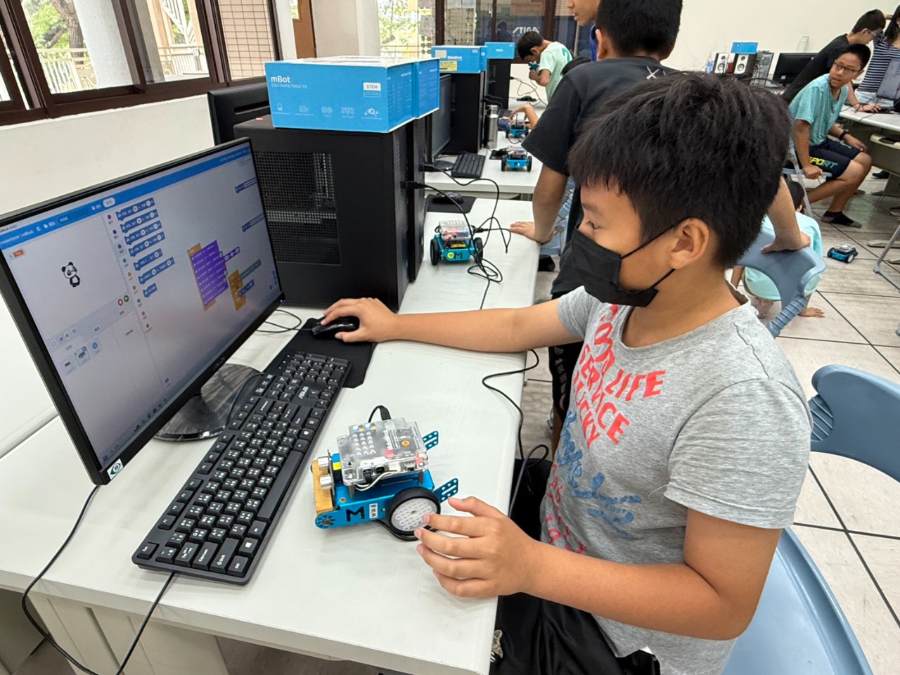 114.05.28教育機器人程式設計+自走車體驗課程